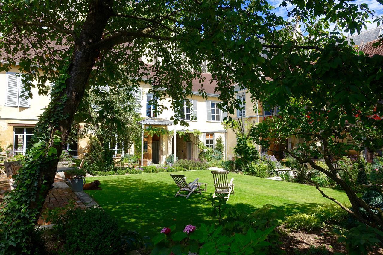 Le Jardin De La Cathedrale Bed and Breakfast Troyes Eksteriør billede